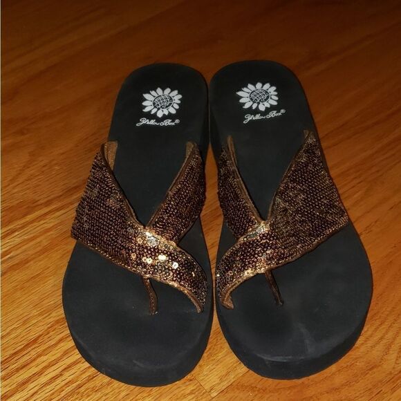 Yellow Box gold Sequin Sandals - Picture 2 of 6